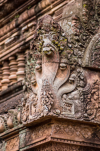 班迭斯里寺的纳加蛇角雕塑宗教上帝高棉语石头眼镜蛇雕刻砂岩寺庙世界遗产图片