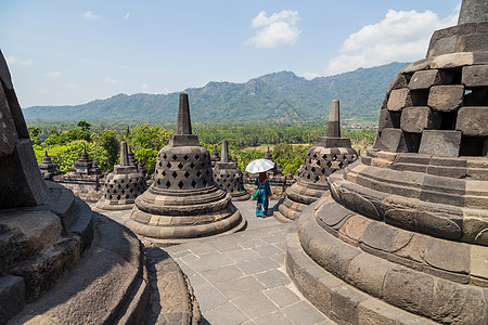 波罗布杜尔寺的Stupas石头建筑学旅游历史传统文化地标大乘纪念碑遗产图片