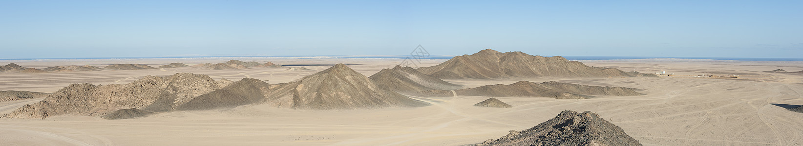 落岩沙漠景观与山丘沙漠荒野砂岩黄色全景岩石旅行环境干旱蓝色图片