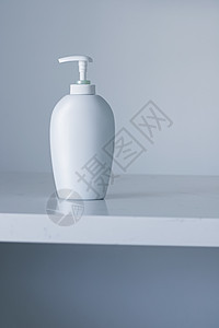 白标签化妆品集装箱瓶 作为灰色底料产品模型管子包装保湿护理淋浴塑料身体凝胶卫生液体图片