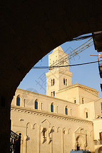 布鲁纳圣母会和圣尤斯塔奇大教堂教会建筑学褐色城市岩石大教堂旅游起重机钟楼图片