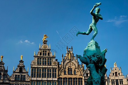 安特卫普格罗特马克特老房子和纪念喷泉雕塑 比利时正方形建筑市集广场房子旅游荷卢雕像市场天空图片