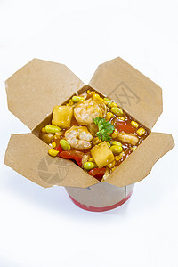 一盒炒鸡和虾面 装在纸箱里 用来抢走午餐蔬菜面包绿色玉米烹饪小吃土豆美食饮食图片