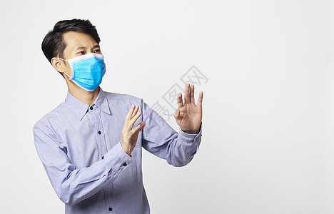 亚洲人类恐慌症 戴着覆盖口鼻的外科面具 流行性冠状病毒保护流感男性预防感染症状成人保健安全医疗空气图片