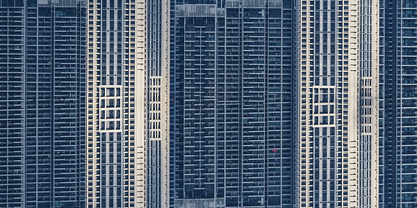 日光下的办公楼细节玻璃公司蓝色窗户金融工作摩天大楼商业技术办公室图片