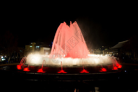 西班牙巴塞罗纳著名的蒙特胡克不老泉城市白色观光地标国家照明红色时间喷泉奇观图片