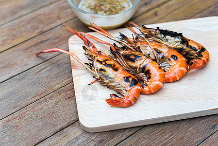 麻辣海鲜市场上的灰虾干淡水大虾美食街道烧烤海鲜营养饮食用餐餐厅烹饪炙烤背景