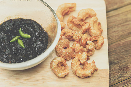 泰国北部螃蟹涂粉辣椒酱蟹膏甲壳纲盘子烹饪午餐食物街道动物文化美食图片