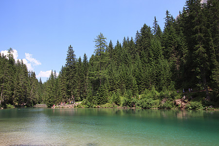 布雷湖旅行淡水步道高山山脉天空砍伐木头湖泊踪迹图片