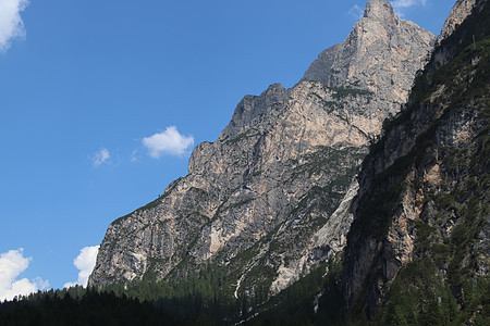 落岩山脉反射冒险顶峰风景森林岩石远足假期高山独木舟图片