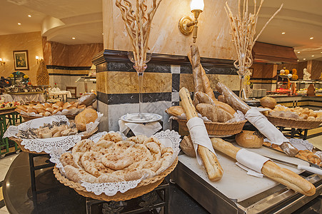 酒店自助餐面包选择奢华篮子面包棒黄色餐厅展示图片