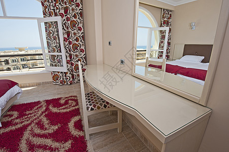 旅馆套间卧室座位风格红色玻璃门酒店装饰椅子公寓窗户设计图片