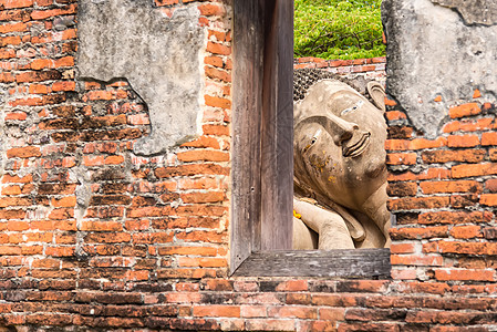 2020年6月13日 泰国泰国Ayutthaya 在沙丘上仰卧佛世界寺庙雕像建筑佛教徒旅行石头公园旅游冥想图片