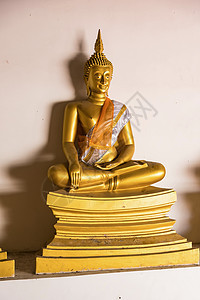 Ayutth旧寺庙的金佛像雕塑上帝地标宗教宝塔传统建筑学旅游佛教徒历史图片