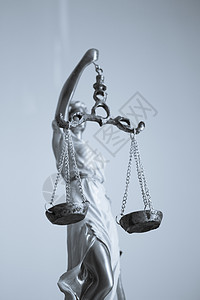 正义的女雕像象征法官平衡黑色司法眼罩智慧金属立法法庭律师图片