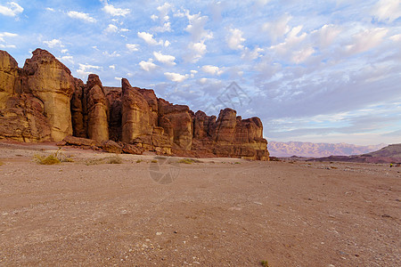 在蒂姆纳谷的所罗门支柱岩层地质学荒野悬崖地标沙漠砂岩编队风景公园岩石图片