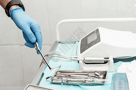 牙科工具 牙科工作场所的成套设备 保健和医药 以及刮刀金属卫生药品钻头口腔内阁钳子医生外科图片