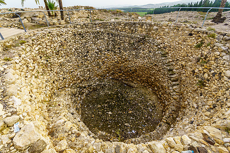 Tel Megiddo国家公园的古老粮食储藏室图片