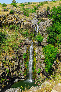 耶胡迪亚森林自然保护区扎维坦瀑布公园瀑布峡谷悬崖石头远足山沟流动水池火山图片