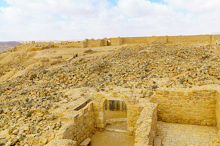 被毁坏的古老Nabataean城市阿夫达特旅游历史性堡垒城市寺庙柱子沙漠岩石石头教会图片