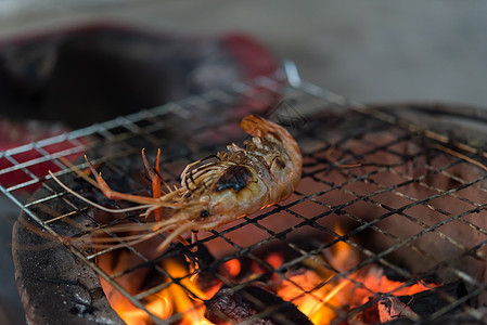 市场上的灰虾干淡水大虾食物烧烤美食街道营养烹饪餐厅火焰贝类海洋图片