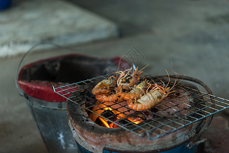 市场上的灰虾干淡水大虾饮食贝类木炭午餐食物烹饪海洋派对牛扒街道图片