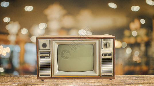台面上的旧电视屏幕接收器 背景古典Vinta广告古董管子展示手表关系娱乐模拟新闻面试图片