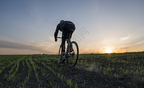 乌克兰卢茨克Lutsk 2018年4月5日爱好场地娱乐运动旅行太阳日出橙子阳光闲暇图片