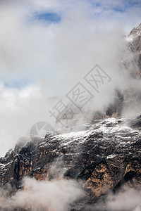 阿尔卑斯山地貌与蒙特安泰罗峰 在多洛米特 意大利岩石地标山顶蓝色石头高山假期天空悬崖山峰图片