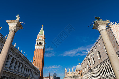 圣马可广场和坎帕尼莱 意大利威尼斯游客正方形历史性建筑地标城市大教堂目的地标志性旅行图片