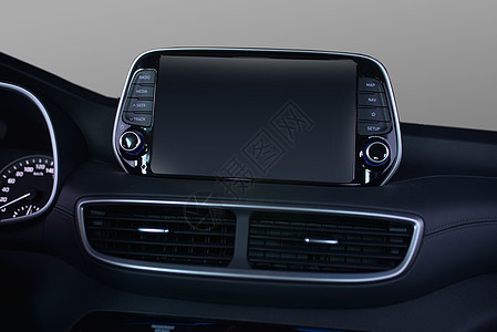 在一辆现代汽车的仪表板上屏幕多媒体系统皮革按钮驾驶车辆技术控制板旅行导航安全合金图片