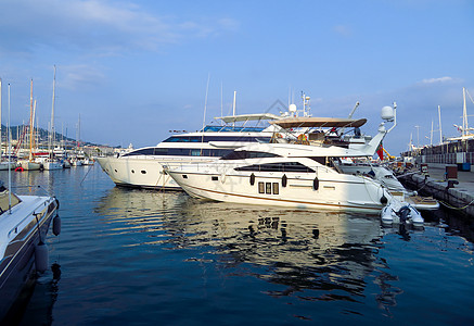 Cannes  港口豪华游艇海洋码头蓝色天空旅行奢华白色水平旅游闲暇图片