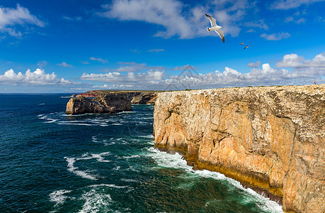 葡萄牙海岸 悬崖到大西洋 被带往萨格里斯旅游海浪海洋地平线海景海岸线石头岩石地标旅行图片