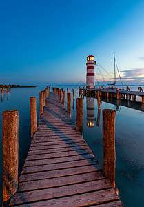 Neusiedl湖灯塔澳洲伯根兰灯塔地标码头目的地行人日出旅行旅游海岸线导航图片