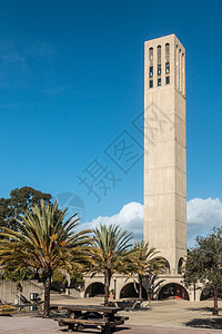 加州圣芭芭拉市UCSB的贝尔塔大学露台钟楼学校柱子校园图片