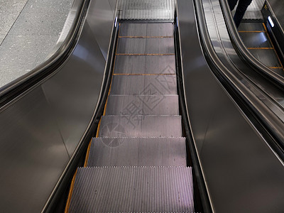 地铁出入口的电车电梯旅行自动扶梯城市生活城市过境地铁站梯子商业建筑学图片