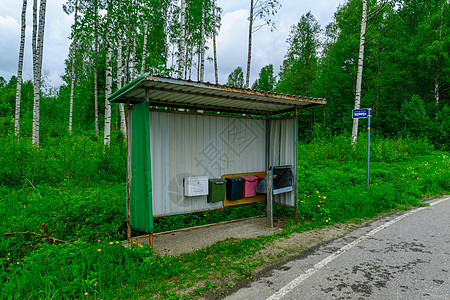 芬兰莱克兰州Lakeland地区用邮箱停车的公交车站图片