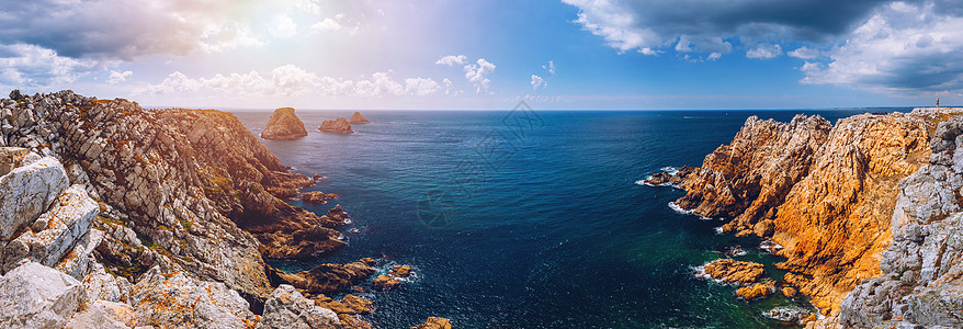 世界大战的和冲浪海景石头纪念馆纪念碑海岸蓝天预设海洋野花图片