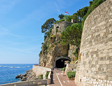 隧道通道海岸石头爬坡车道旗帜风景地平线天空场景图片