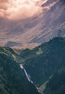 Fagaras山 Sibiu Romani等地的Balea瀑布旅行天堂峡谷森林溪流蓝色岩石天空全景风景图片