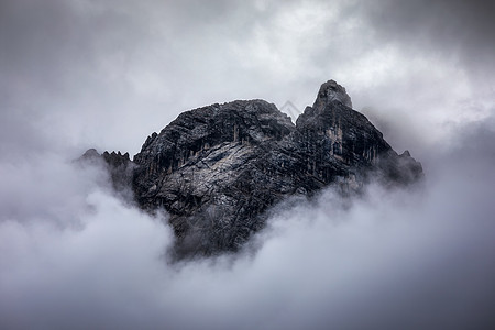 意大利多洛米特山区山峰的阿尔卑斯山景观全景高山首脑登山山脉自然悬崖地标石头风景图片