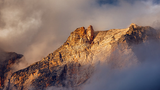 阿尔卑斯山地貌与蒙特安泰罗峰 在多洛米特 意大利山顶假期登山地标远足山峰风景天空高山蓝色图片