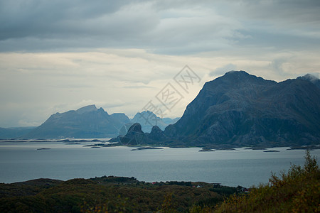 景观岩石峡湾风景旅游天空游客海滩日落房车农村图片