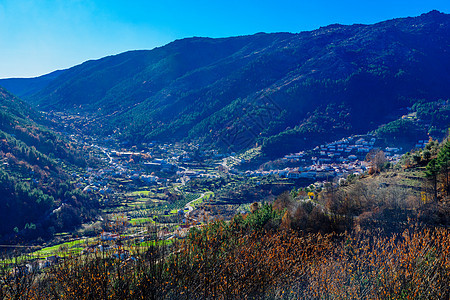 山脉景观石头爬坡松树公园天空森林旅游风景场景乡村图片