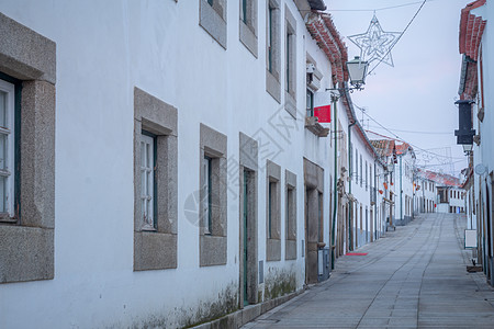 在历史古老小镇米兰达多杜罗的街道上旅行石头白色建筑学村庄房子建筑城市世界国家图片