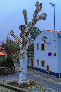 在历史古老小镇米兰达多杜罗的街道上建筑历史性房子世界白色旅行建筑学村庄城市国家图片
