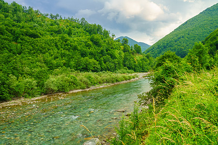 Mojkovac附近Tara河景观天空草地爬坡国家风景旅行高地塔拉地标绿色图片