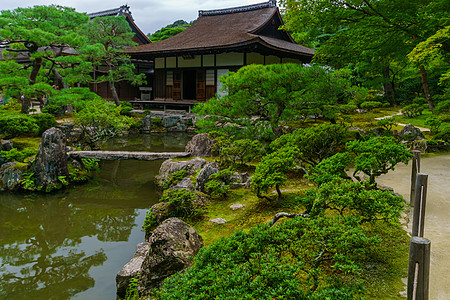 京都桥山吉修二寺的日本花园图片