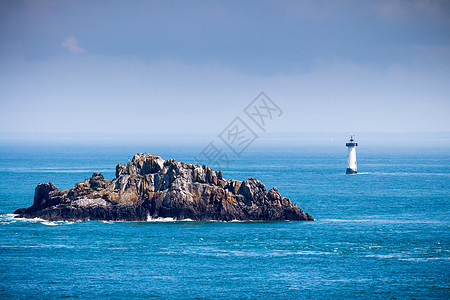 法国布列塔尼河沿岸岩石海岸 Grouin风景观支撑天空海景足尖花岗岩太阳石头边缘海洋海浪图片