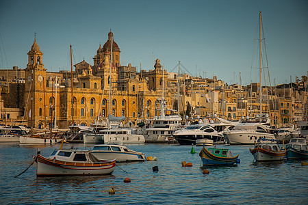 Senglea 海港建筑港口游艇旅行旅游蓝色文化教会城市航行图片